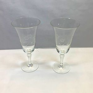 Princess House set 2 wine glasses